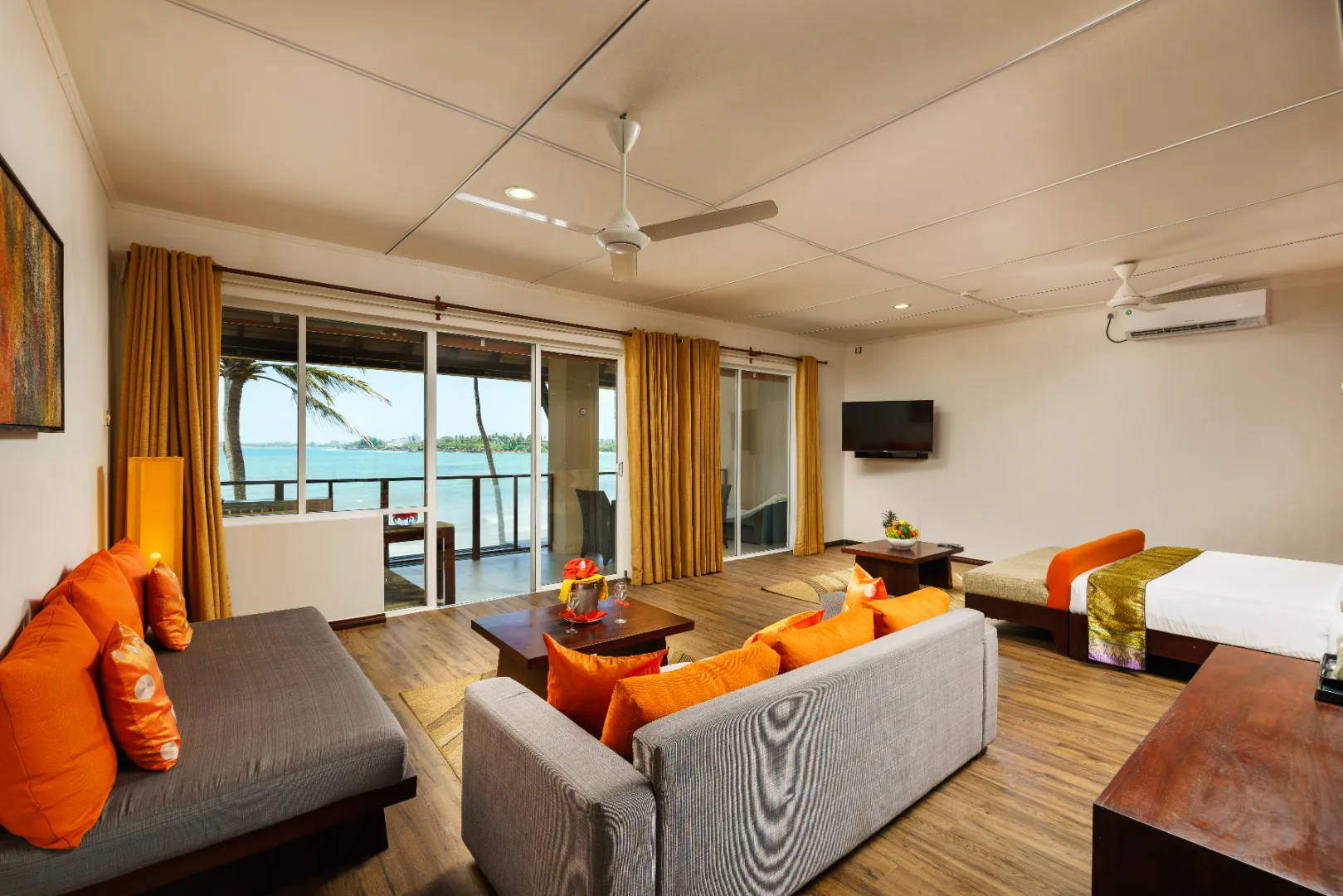 Cocobay Unawatuna Beach Hotels in Sri Lanka OCEAN PRIVILEGE SUITES